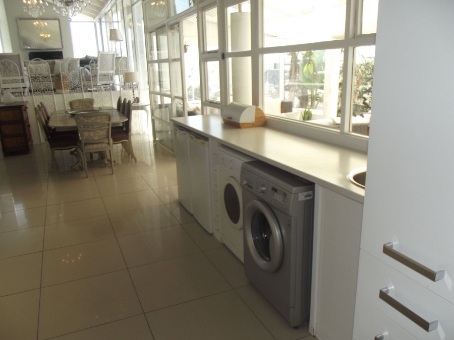 5 Bedroom Property for Sale in Bloubergstrand Western Cape